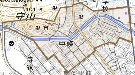 中條とその周辺の地図。町の範囲を重ねている