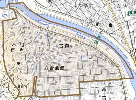 古奈とその周辺の地図。町の範囲を重ねている
