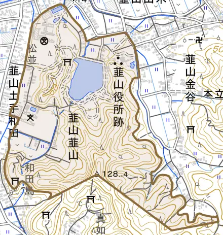 韮山韮山とその周辺の地図。町の範囲を重ねている
