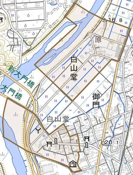 白山堂とその周辺の地図。町の範囲を重ねている