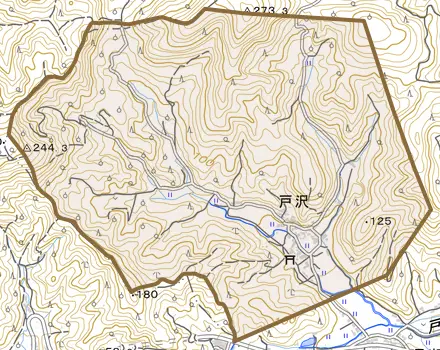 戸沢とその周辺の地図。町の範囲を重ねている