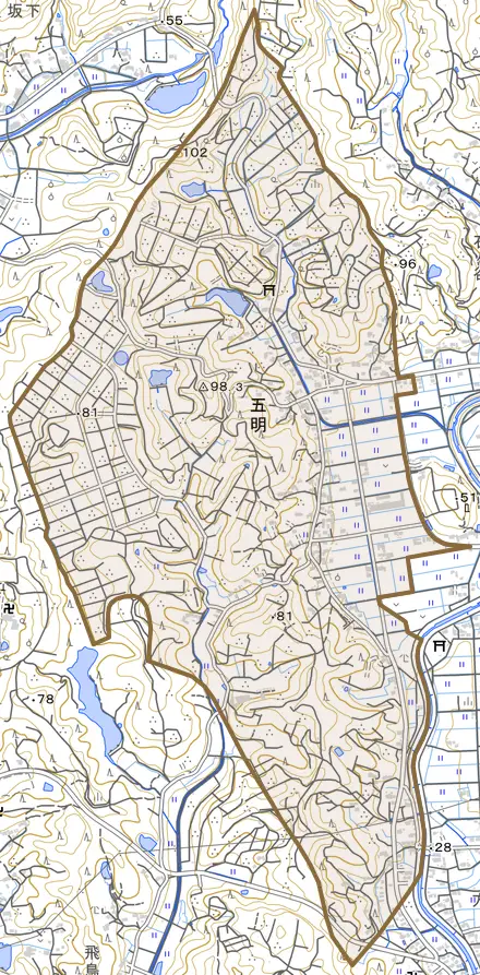 五明とその周辺の地図。町の範囲を重ねている