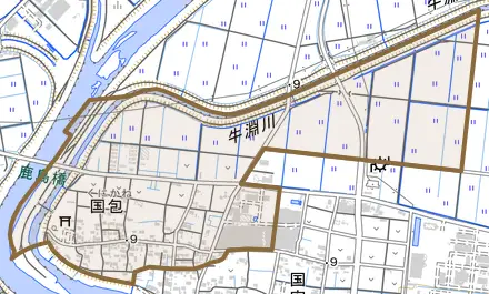 国包とその周辺の地図。町の範囲を重ねている