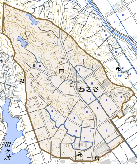 西之谷とその周辺の地図。町の範囲を重ねている
