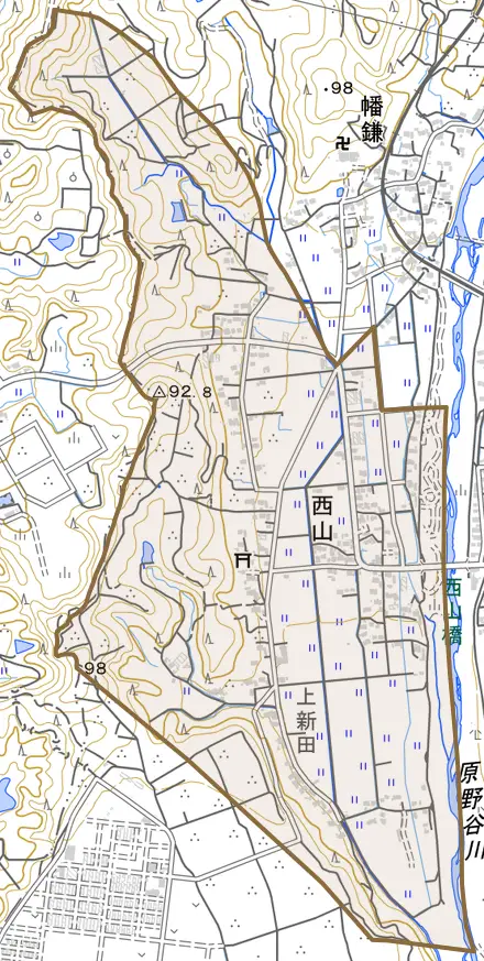 西山とその周辺の地図。町の範囲を重ねている