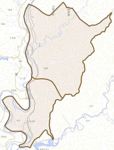 下泉とその周辺の地図。町の範囲を重ねている