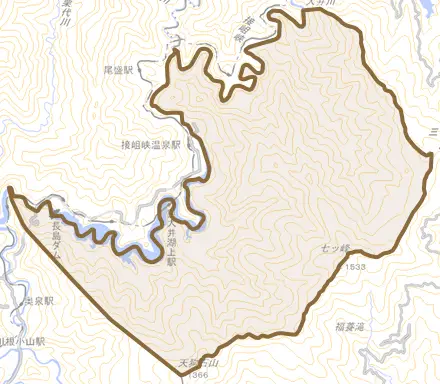 梅地とその周辺の地図。町の範囲を重ねている