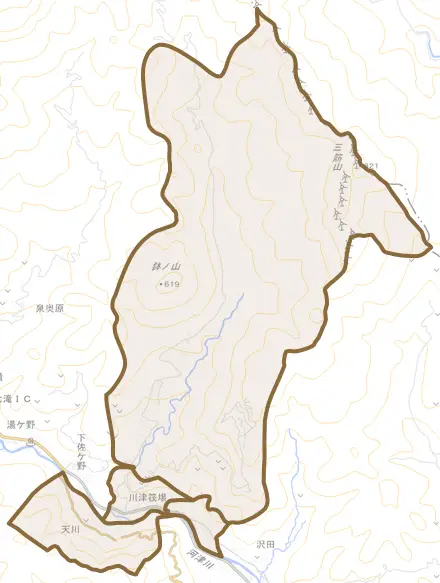川津筏場とその周辺の地図。町の範囲を重ねている