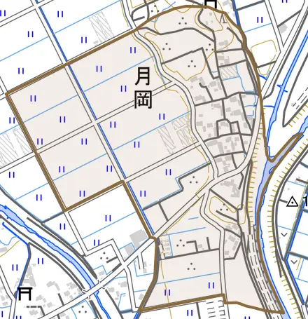 月岡とその周辺の地図。町の範囲を重ねている