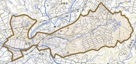 吉沢とその周辺の地図。町の範囲を重ねている