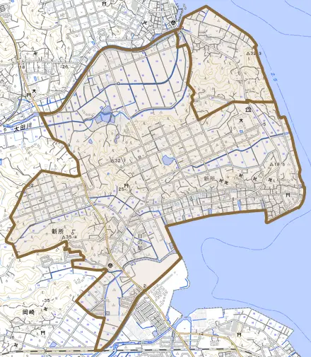 新所とその周辺の地図。町の範囲を重ねている
