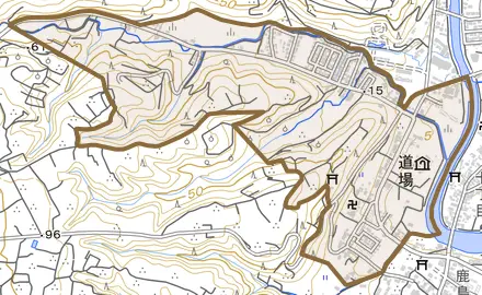 道場とその周辺の地図。町の範囲を重ねている
