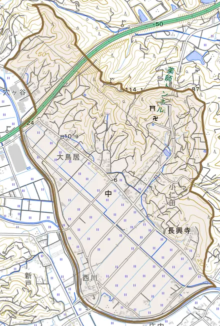 中とその周辺の地図。町の範囲を重ねている
