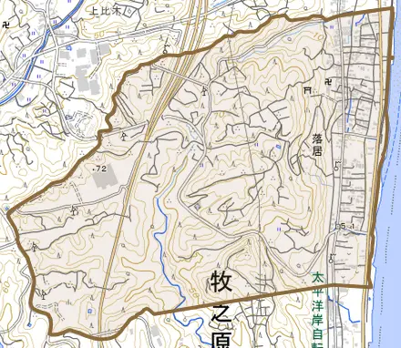 落居とその周辺の地図。町の範囲を重ねている