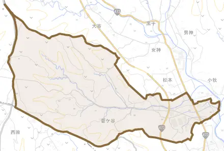 菅ケ谷とその周辺の地図。町の範囲を重ねている