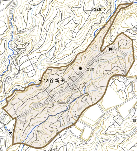三ツ谷新田とその周辺の地図。町の範囲を重ねている