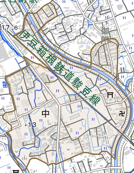 中とその周辺の地図。町の範囲を重ねている