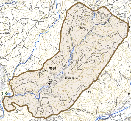 玉沢とその周辺の地図。町の範囲を重ねている