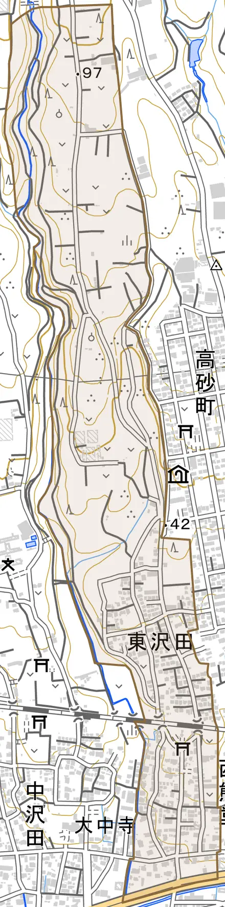 東沢田とその周辺の地図。町の範囲を重ねている