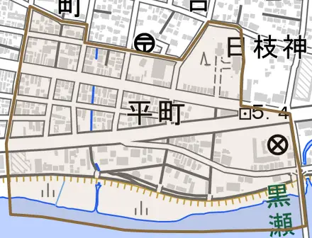 平町とその周辺の地図。町の範囲を重ねている