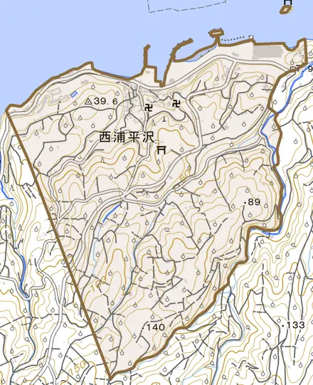 西浦平沢とその周辺の地図。町の範囲を重ねている
