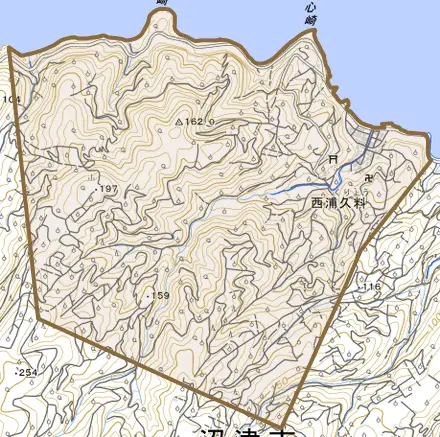 西浦久料とその周辺の地図。町の範囲を重ねている