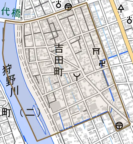 吉田町とその周辺の地図。町の範囲を重ねている