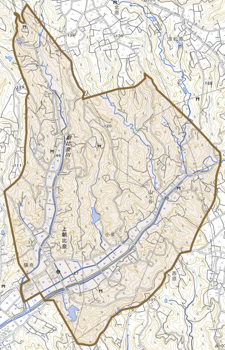 上朝比奈とその周辺の地図。町の範囲を重ねている