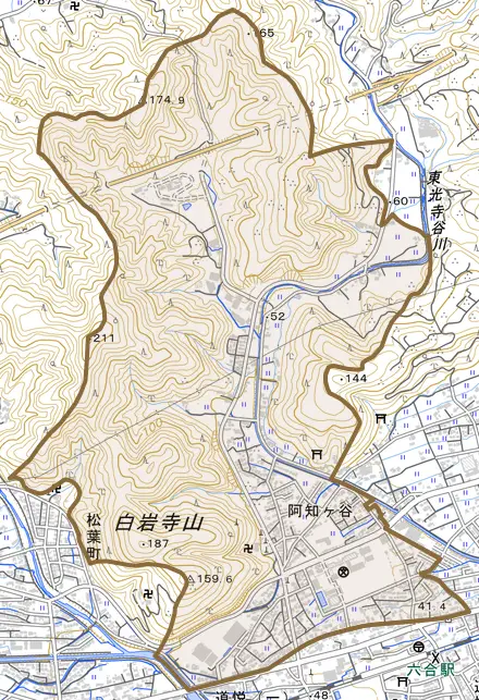 阿知ケ谷とその周辺の地図。町の範囲を重ねている