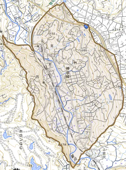 神谷城とその周辺の地図。町の範囲を重ねている