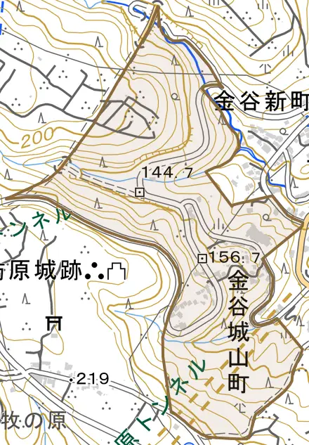 金谷城山町とその周辺の地図。町の範囲を重ねている