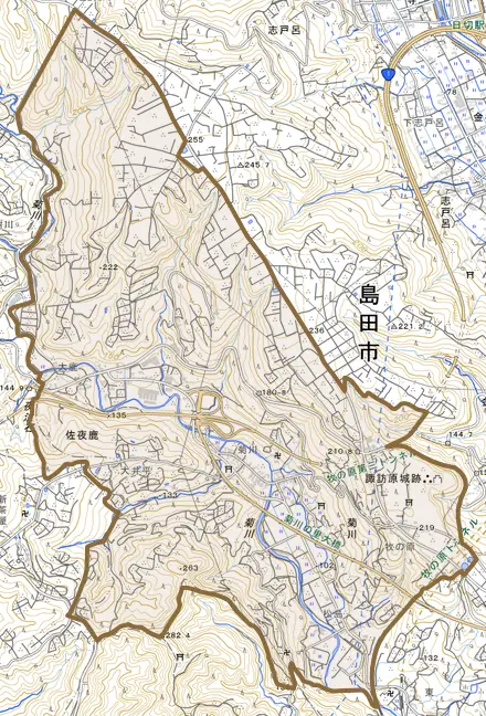 菊川とその周辺の地図。町の範囲を重ねている