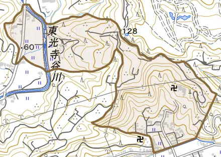 岸とその周辺の地図。町の範囲を重ねている