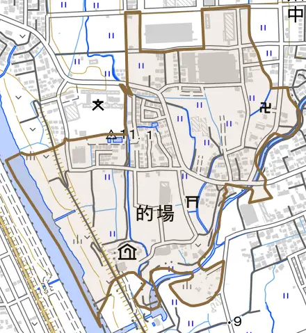 的場とその周辺の地図。町の範囲を重ねている