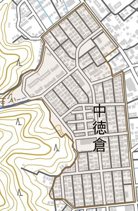 中徳倉とその周辺の地図。町の範囲を重ねている