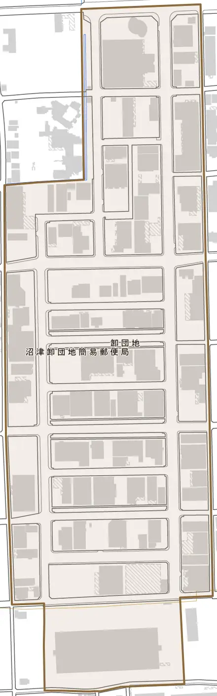 卸団地とその周辺の地図。町の範囲を重ねている