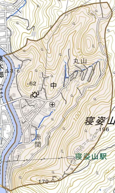 中とその周辺の地図。町の範囲を重ねている