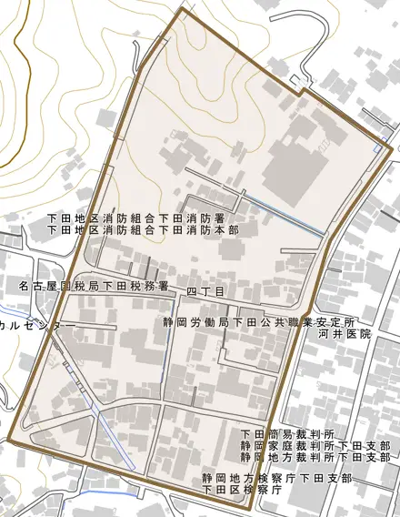 四丁目とその周辺の地図。町の範囲を重ねている