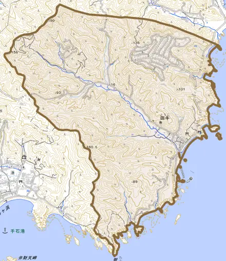 田牛とその周辺の地図。町の範囲を重ねている