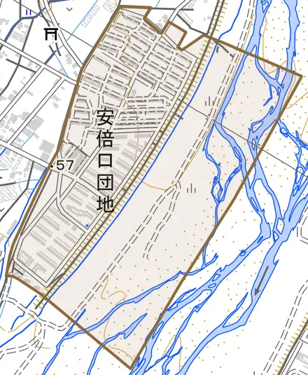 安倍口団地とその周辺の地図。町の範囲を重ねている
