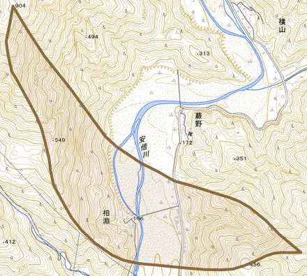 相淵とその周辺の地図。町の範囲を重ねている