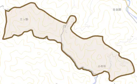 小布杉とその周辺の地図。町の範囲を重ねている