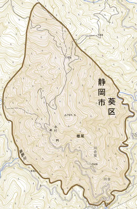楢尾とその周辺の地図。町の範囲を重ねている