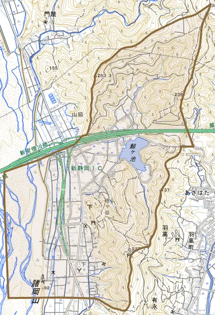 下とその周辺の地図。町の範囲を重ねている