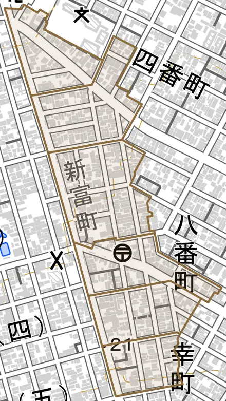 新富町とその周辺の地図。町の範囲を重ねている