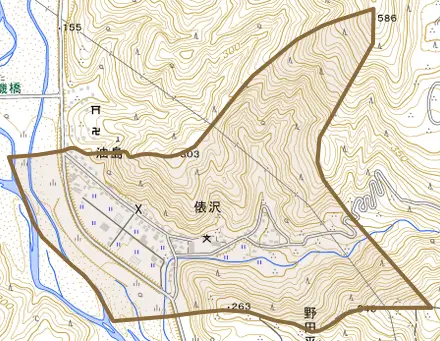 俵沢とその周辺の地図。町の範囲を重ねている