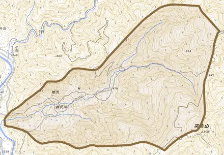 栃沢とその周辺の地図。町の範囲を重ねている