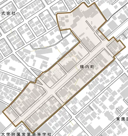 横内町とその周辺の地図。町の範囲を重ねている
