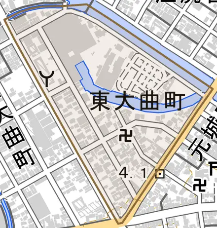 東大曲町とその周辺の地図。町の範囲を重ねている