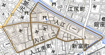 入江とその周辺の地図。町の範囲を重ねている